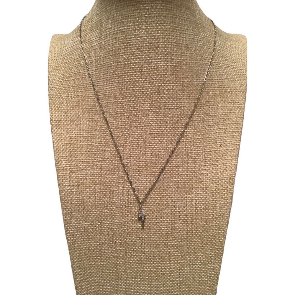 🌼🌼CZ lightning bolt necklace NWOT🌼🌼
